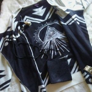 *CUTE* Illuminati Black and White Sweater!